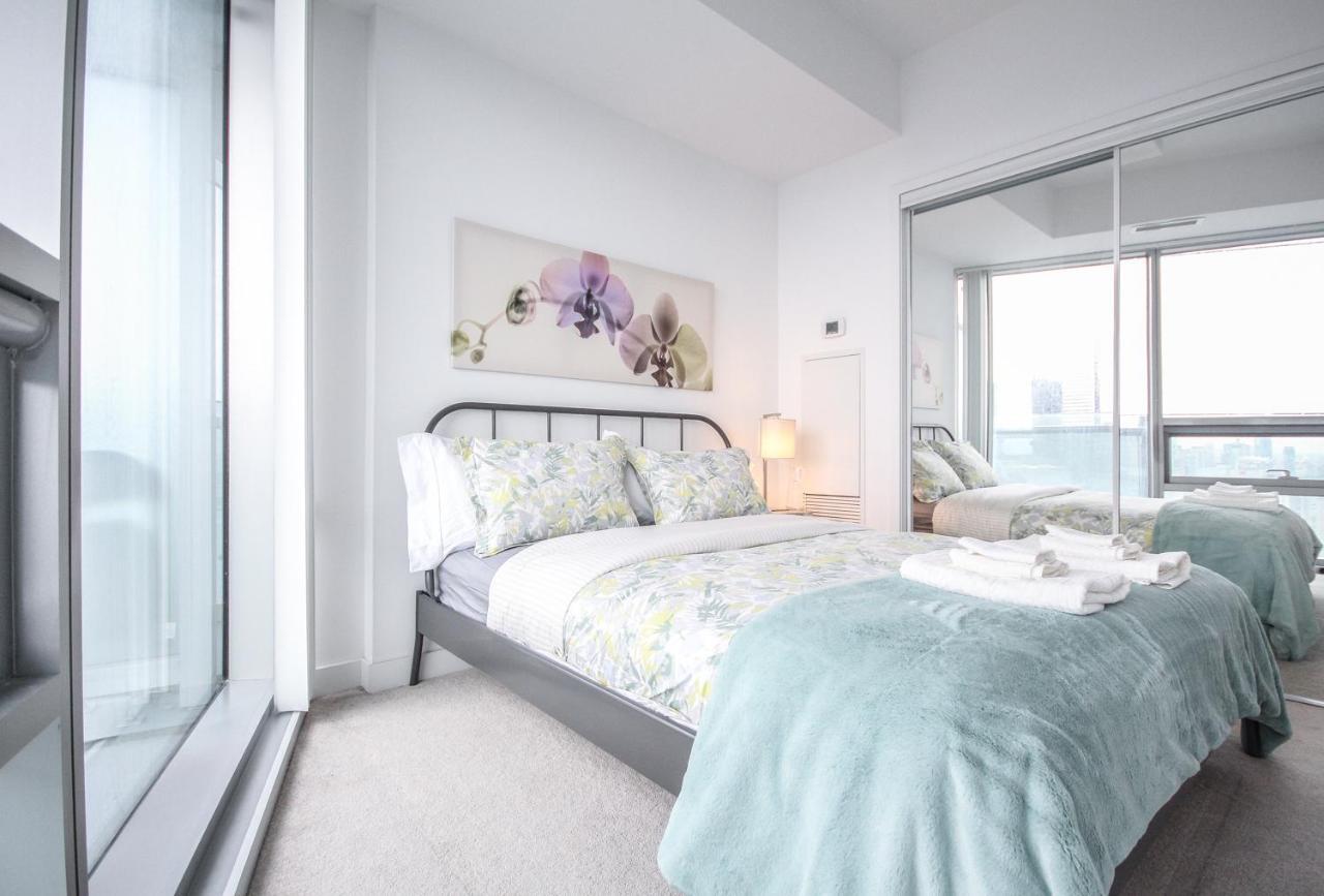 Sarkar Suites - Entertainment District Toronto Room photo