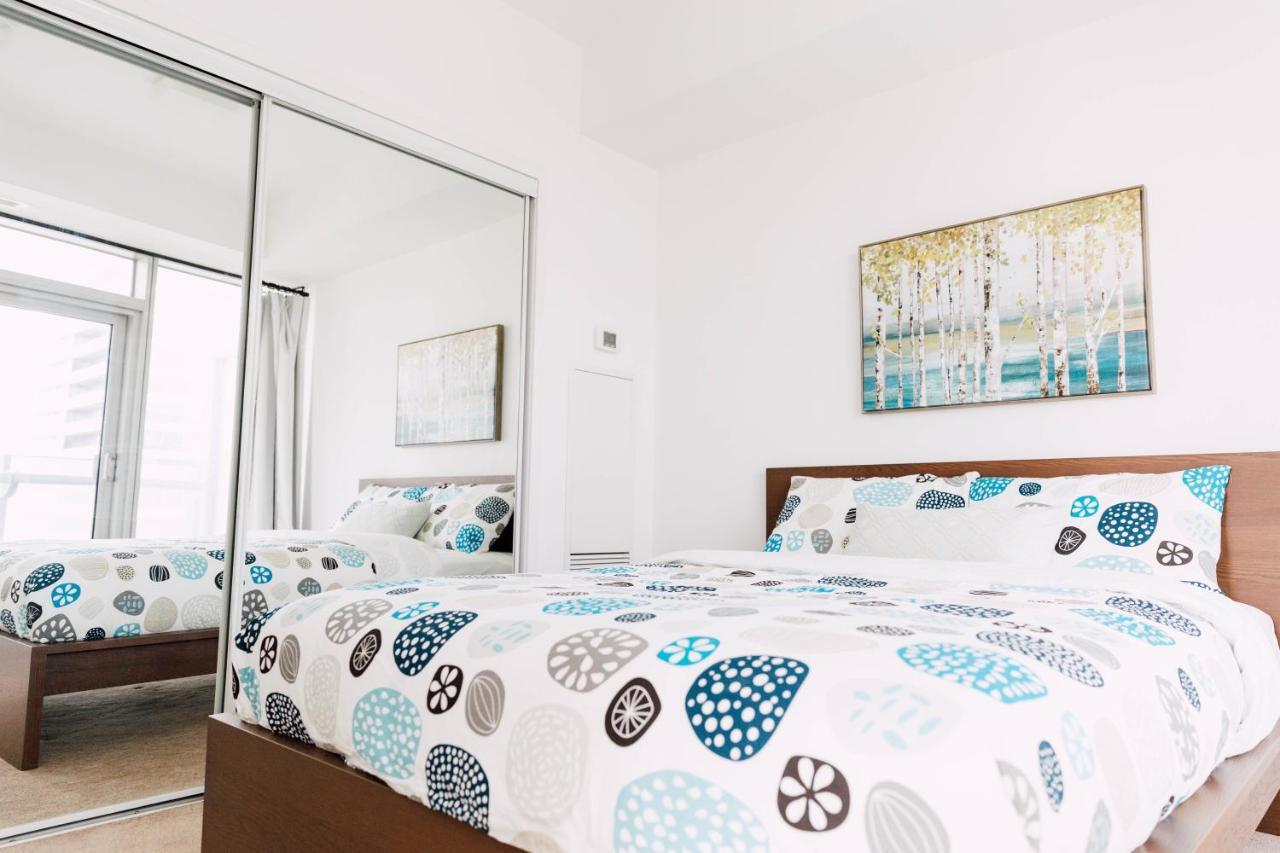 Sarkar Suites - Entertainment District Toronto Room photo